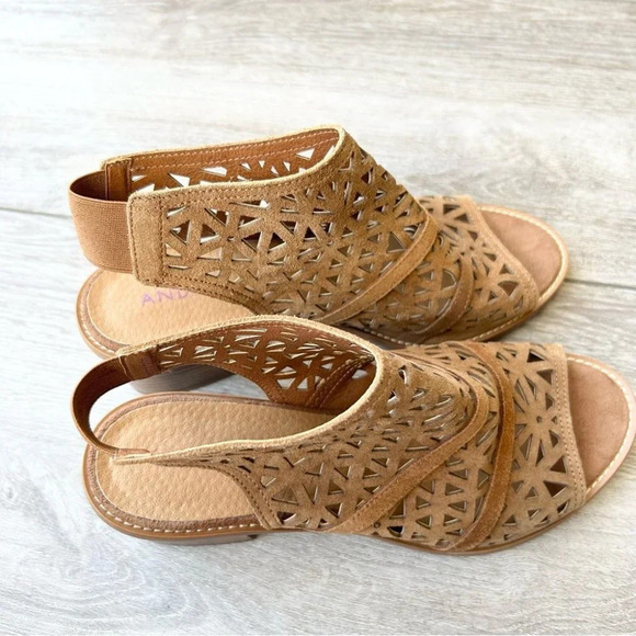 ANDRE CARIOCA CAMEL  LASER CUTOUT BOOTIE SANDAL - Picture 7 of 13